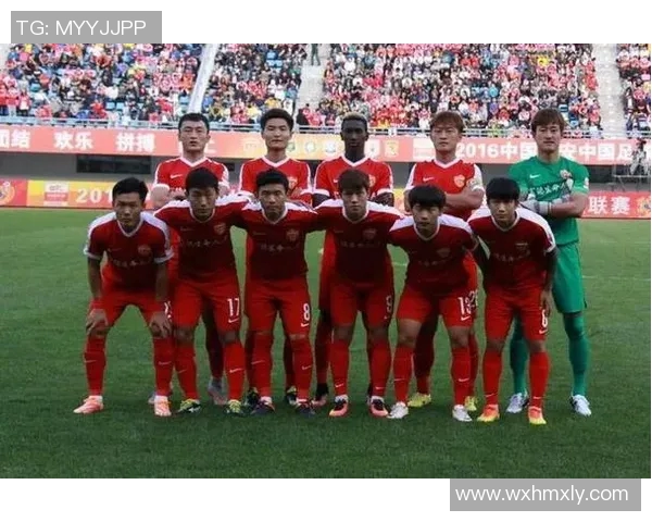 深圳排球队在世界杯预选赛中以77分稳居积分榜首位展现强劲实力